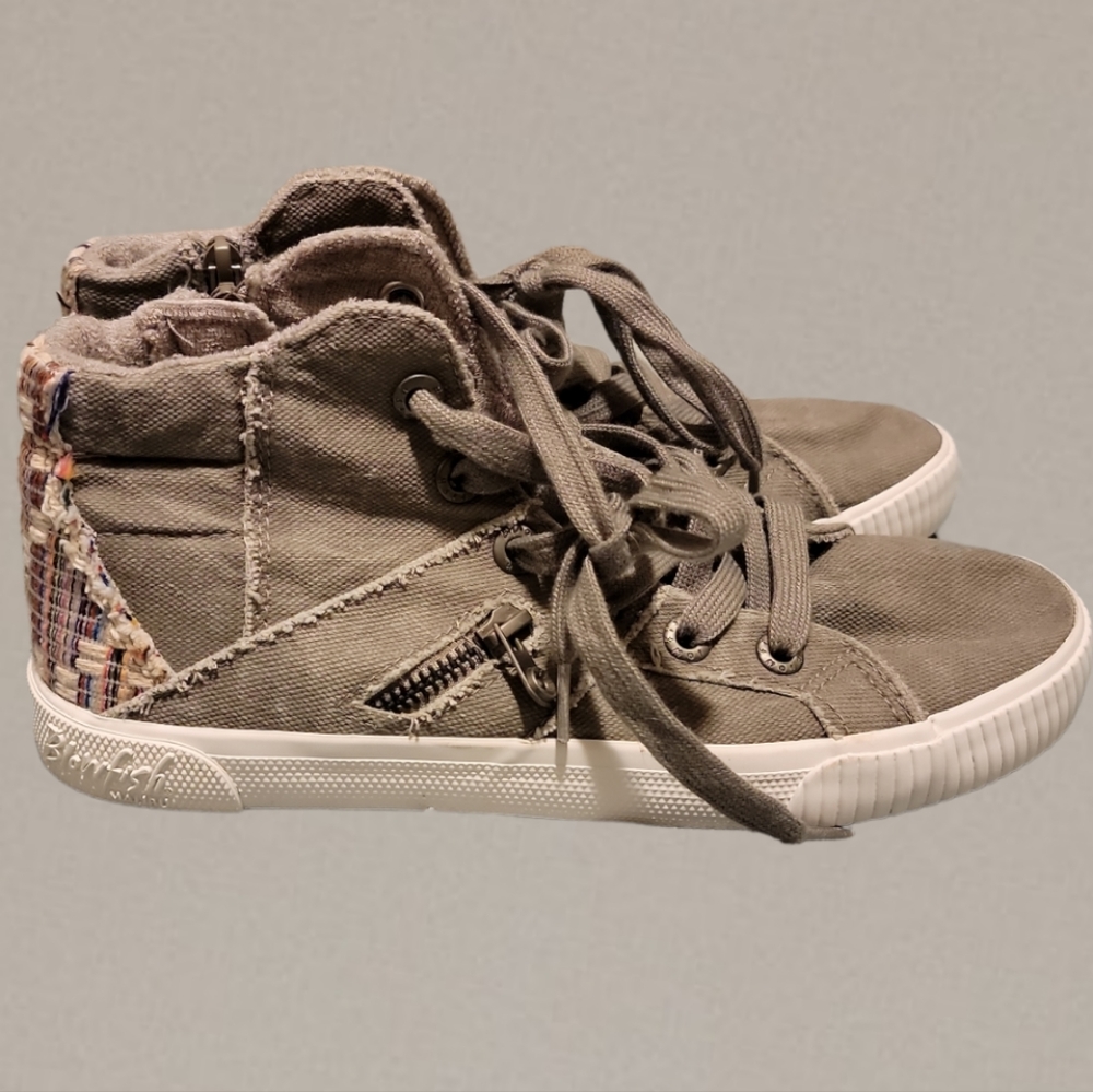 Hightop Blowfish Zip Up Boho Sneakers Size 8